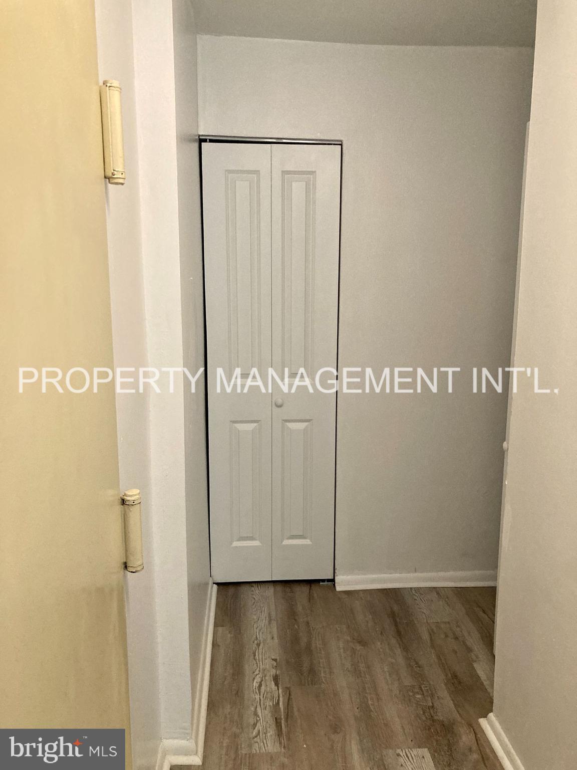 EAST FALLS - Residential Lease