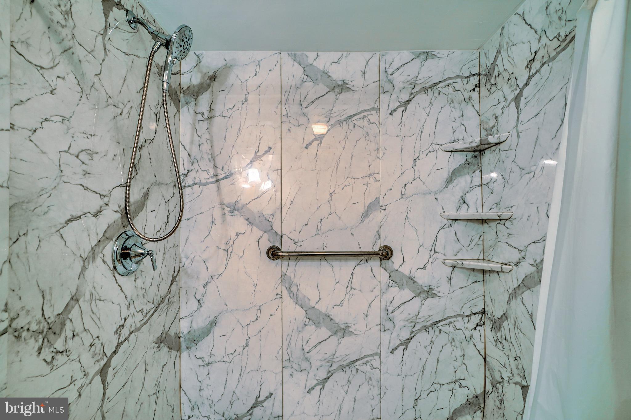 HARBOUR OAKS - Residential