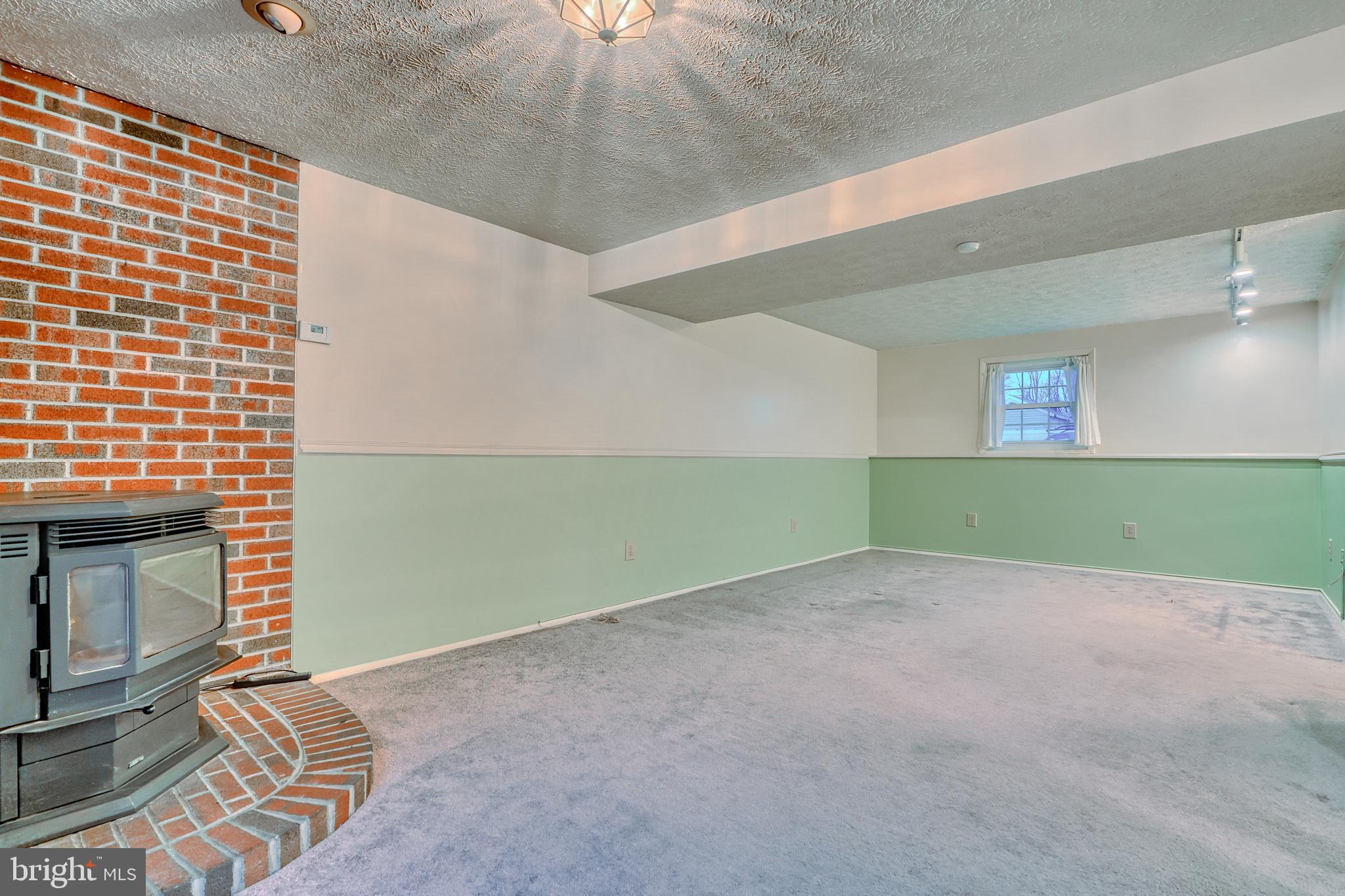 HARBOUR OAKS - Residential