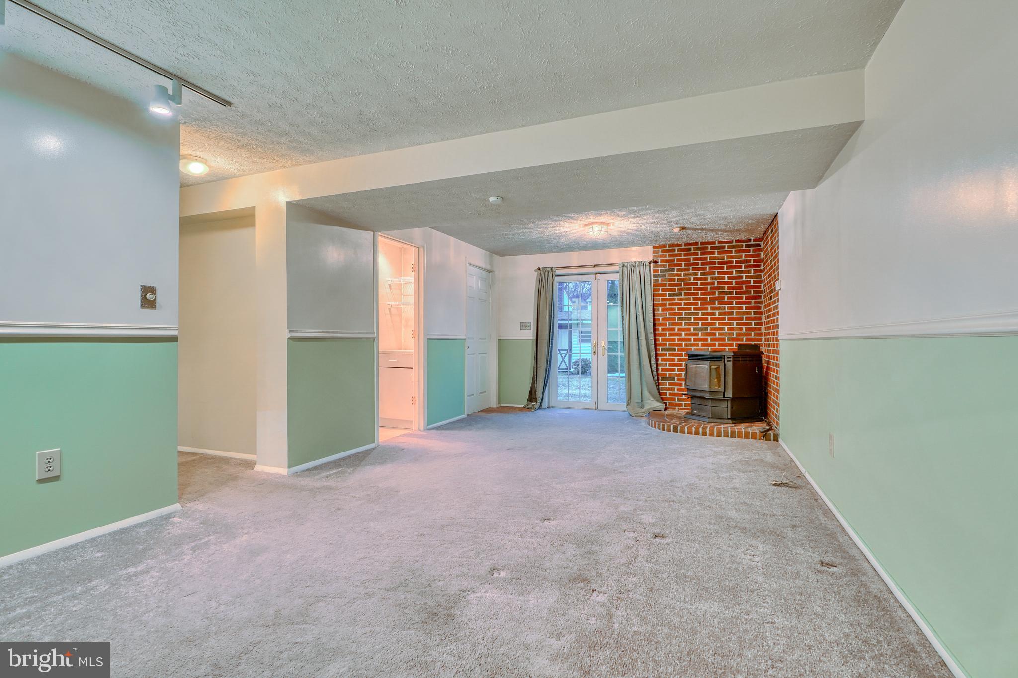 HARBOUR OAKS - Residential