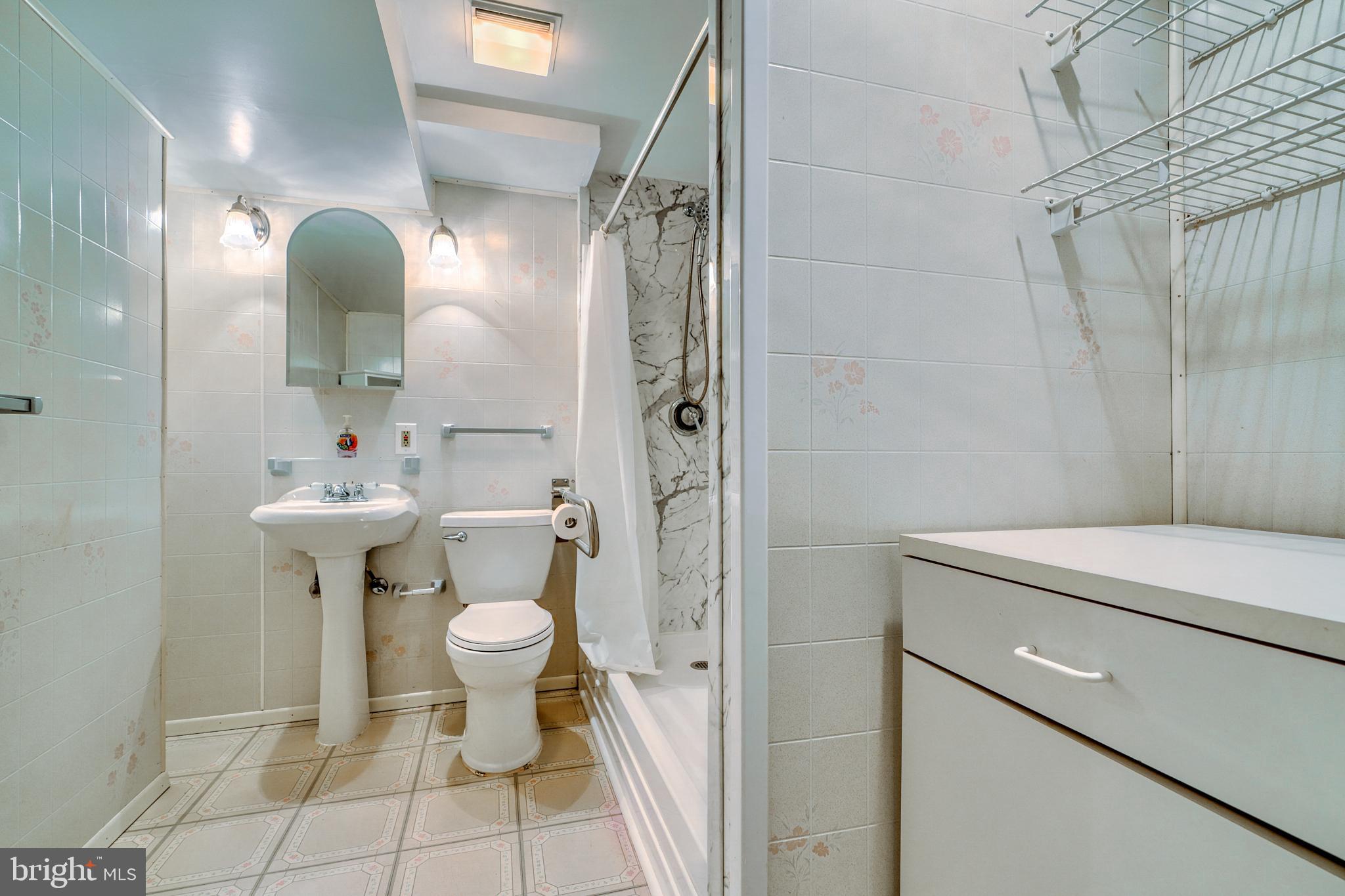 HARBOUR OAKS - Residential