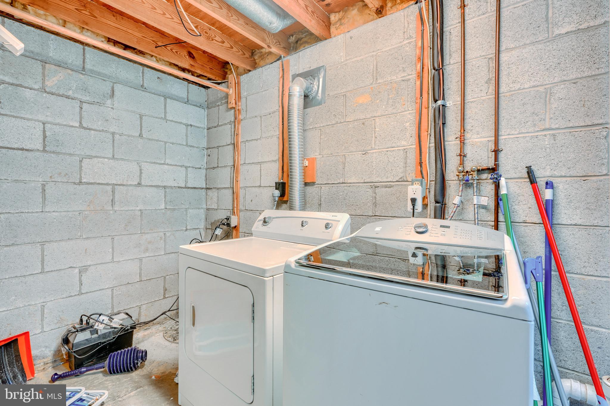 HARBOUR OAKS - Residential