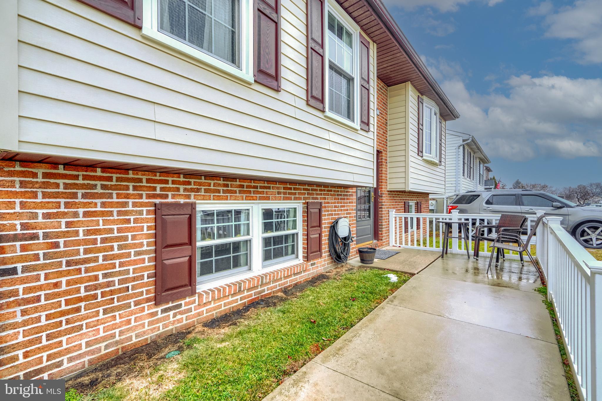 HARBOUR OAKS - Residential