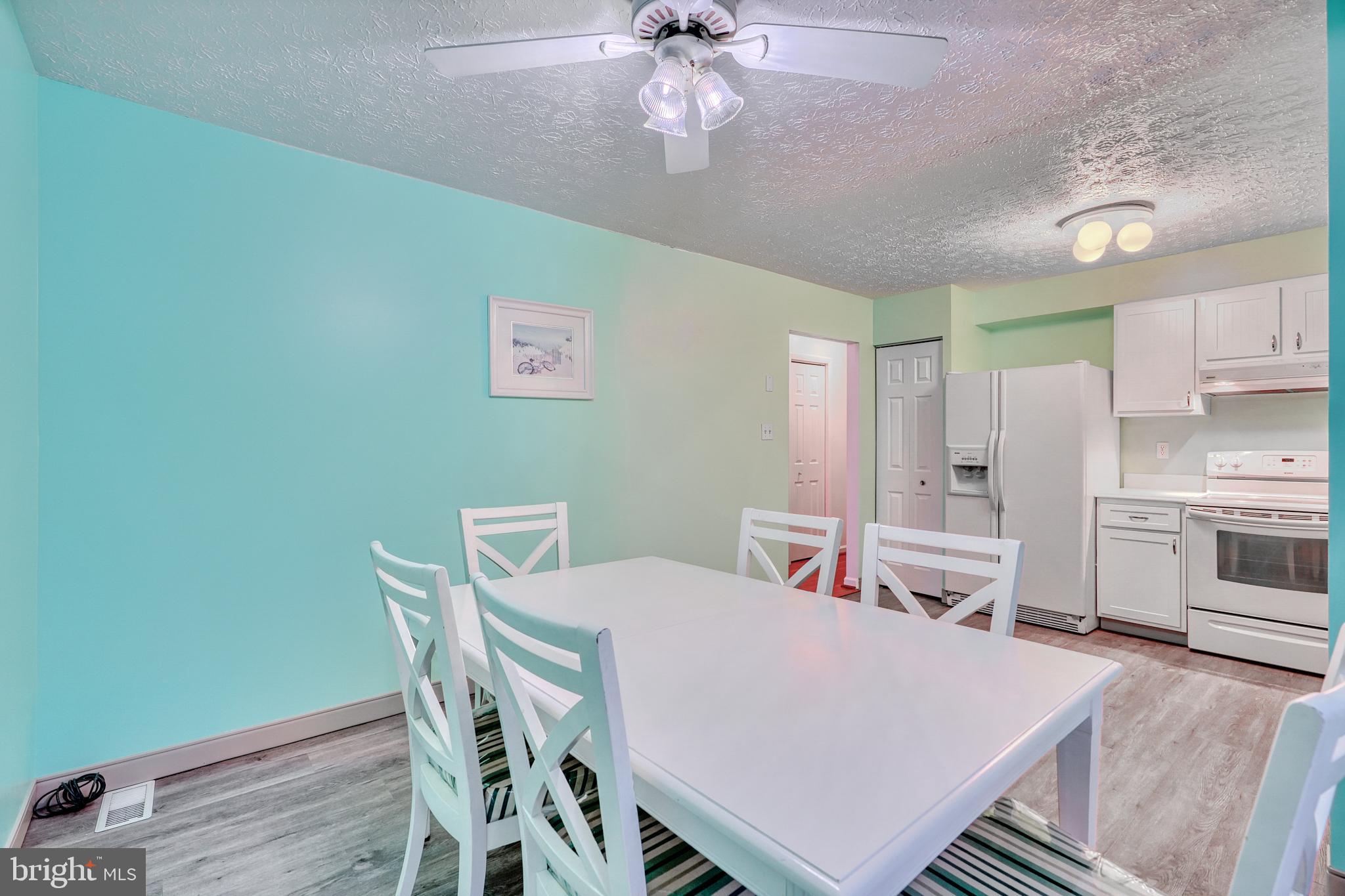 HARBOUR OAKS - Residential