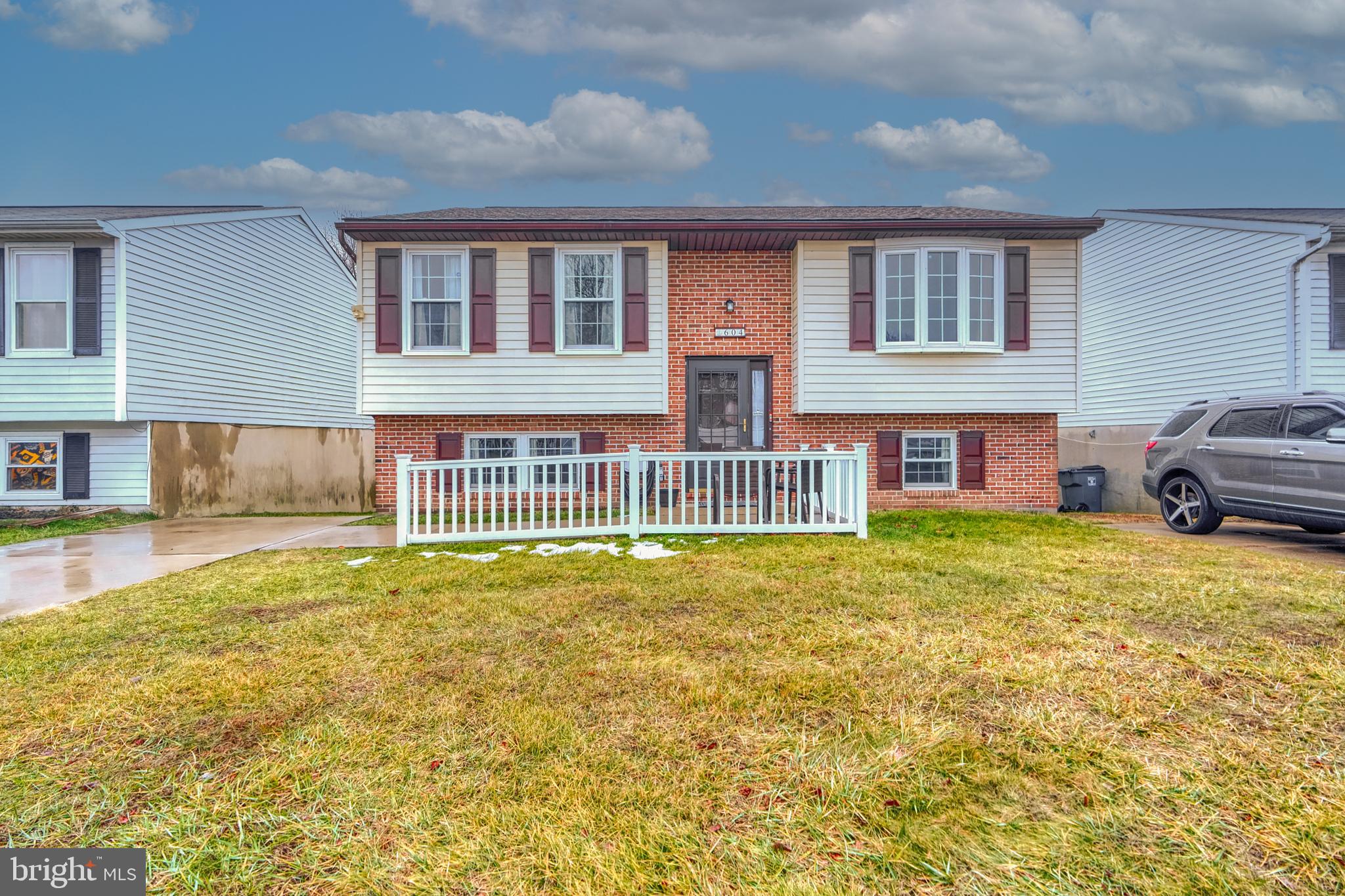 HARBOUR OAKS - Residential