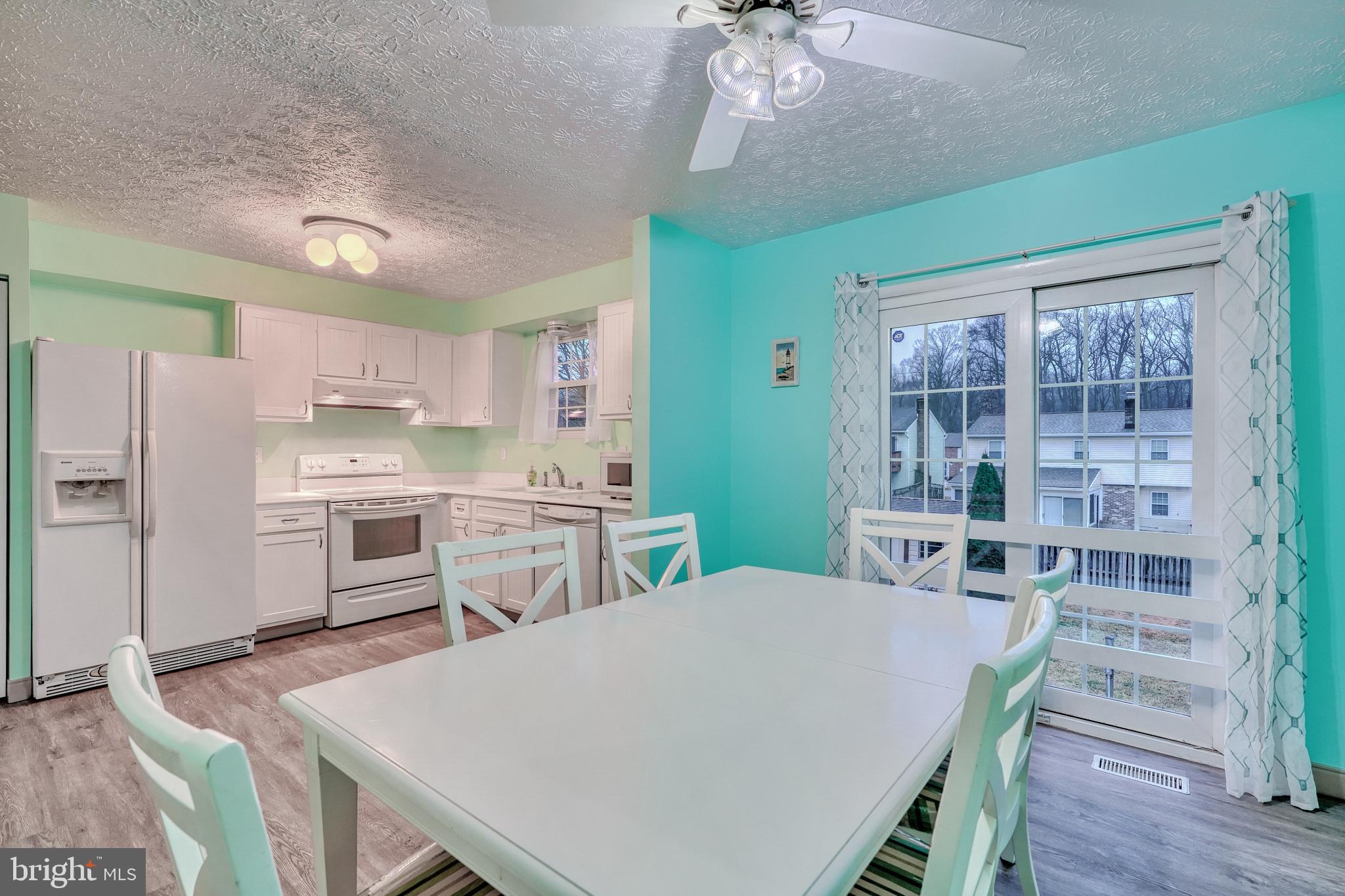 HARBOUR OAKS - Residential