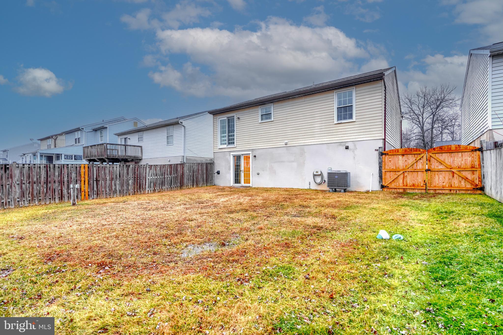 HARBOUR OAKS - Residential