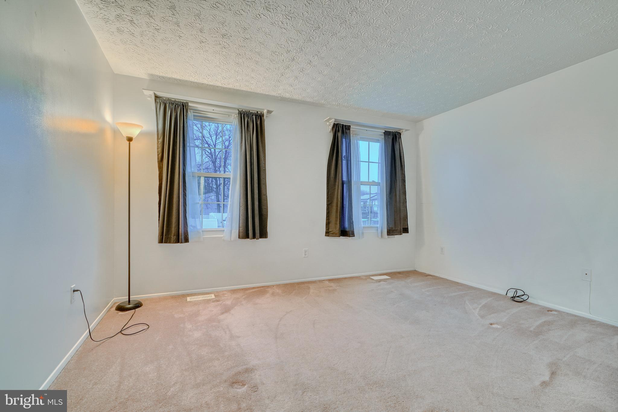 HARBOUR OAKS - Residential