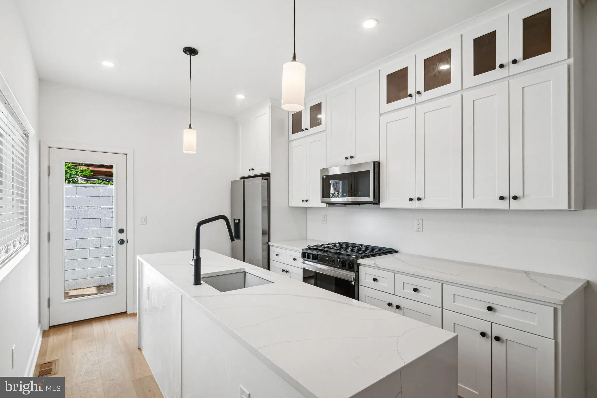 Philadelphia, Pennsylvania 19130, United States, 3 Bedrooms Bedrooms, ,1 BathroomBathrooms,Residential,Contingent,122584