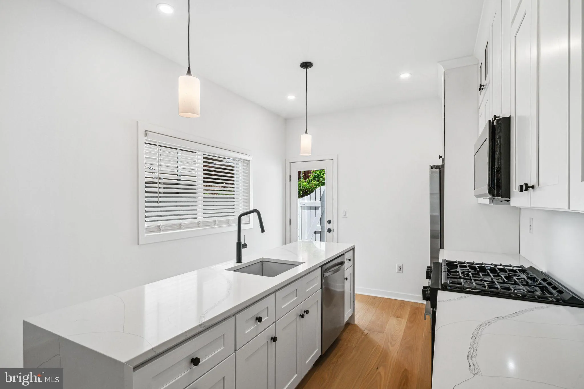 Philadelphia, Pennsylvania 19130, United States, 3 Bedrooms Bedrooms, ,1 BathroomBathrooms,Residential,Contingent,122584