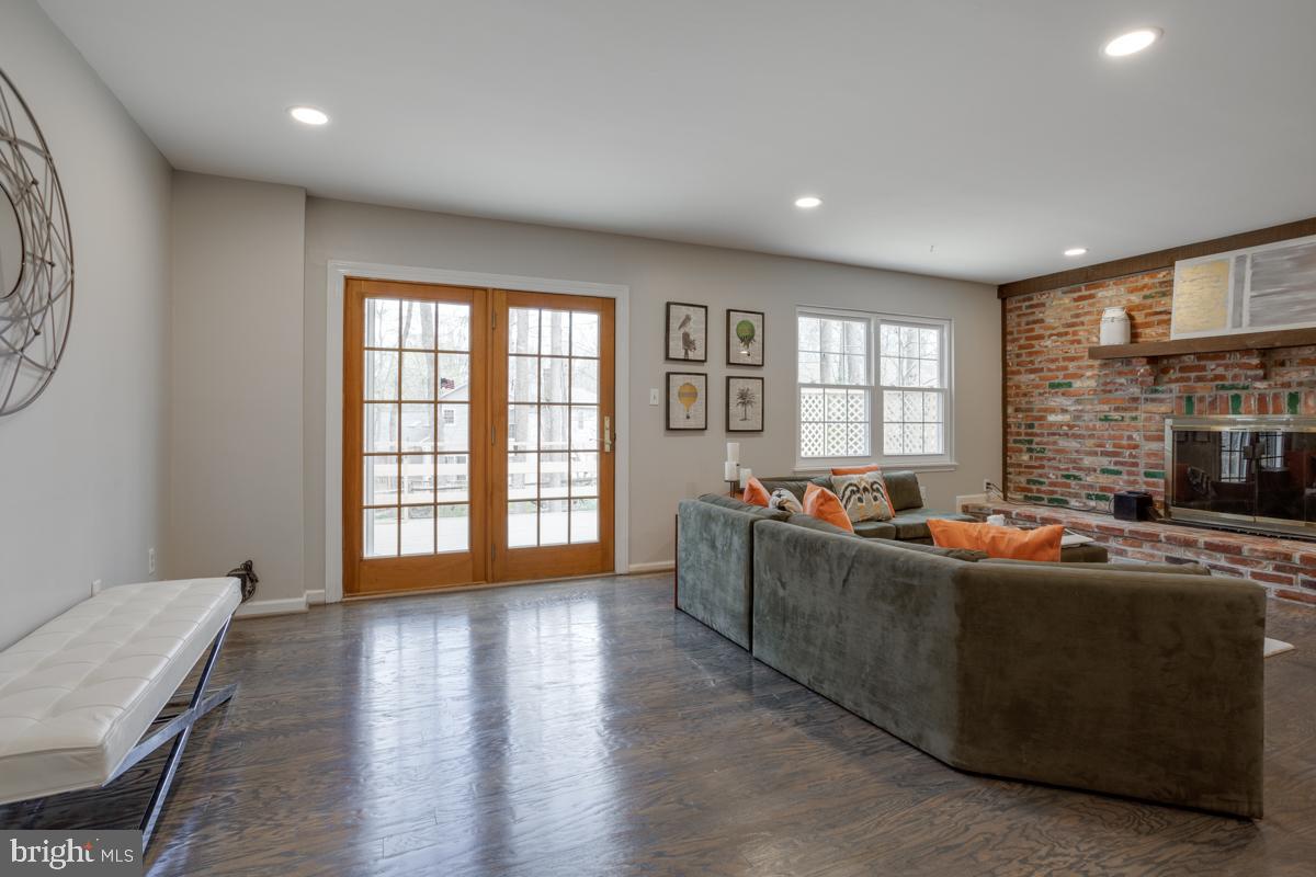 LAKEWOOD HILLS - Residential