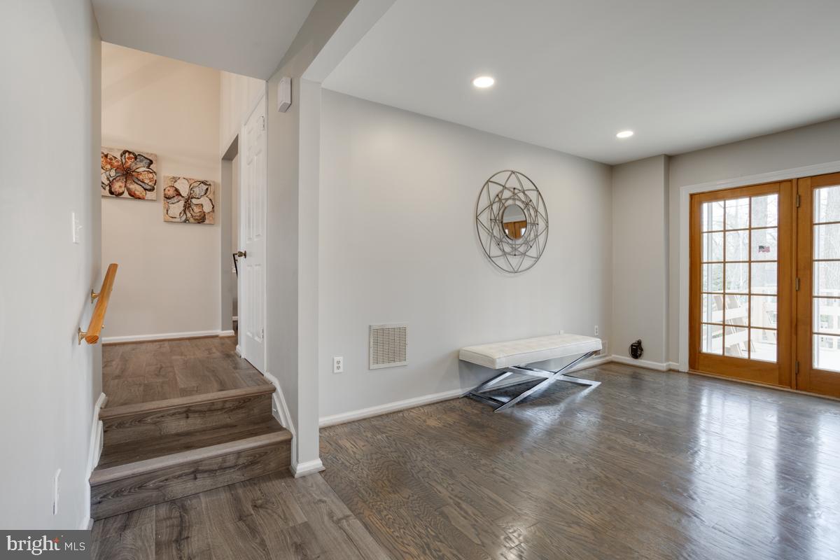 LAKEWOOD HILLS - Residential