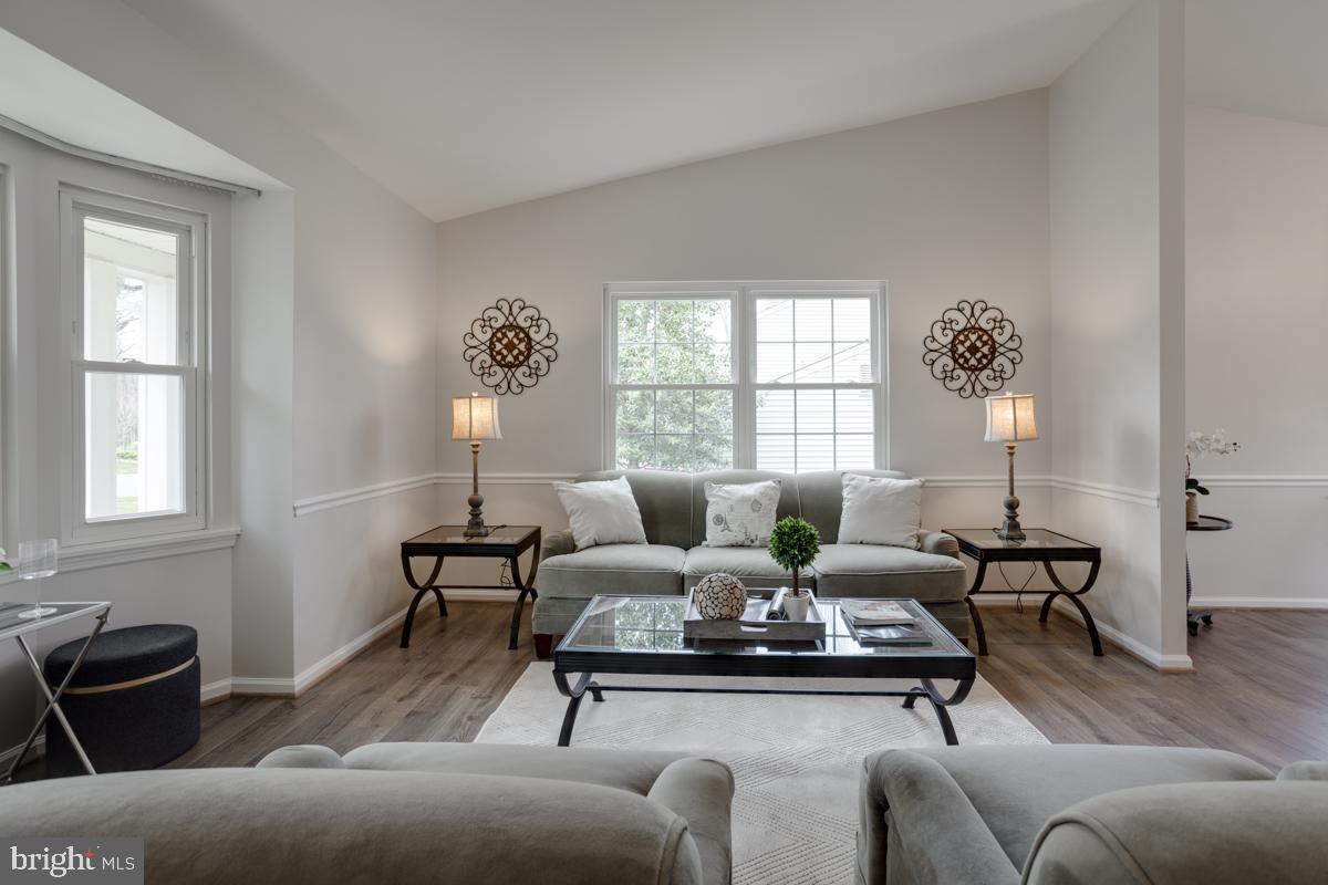 LAKEWOOD HILLS - Residential