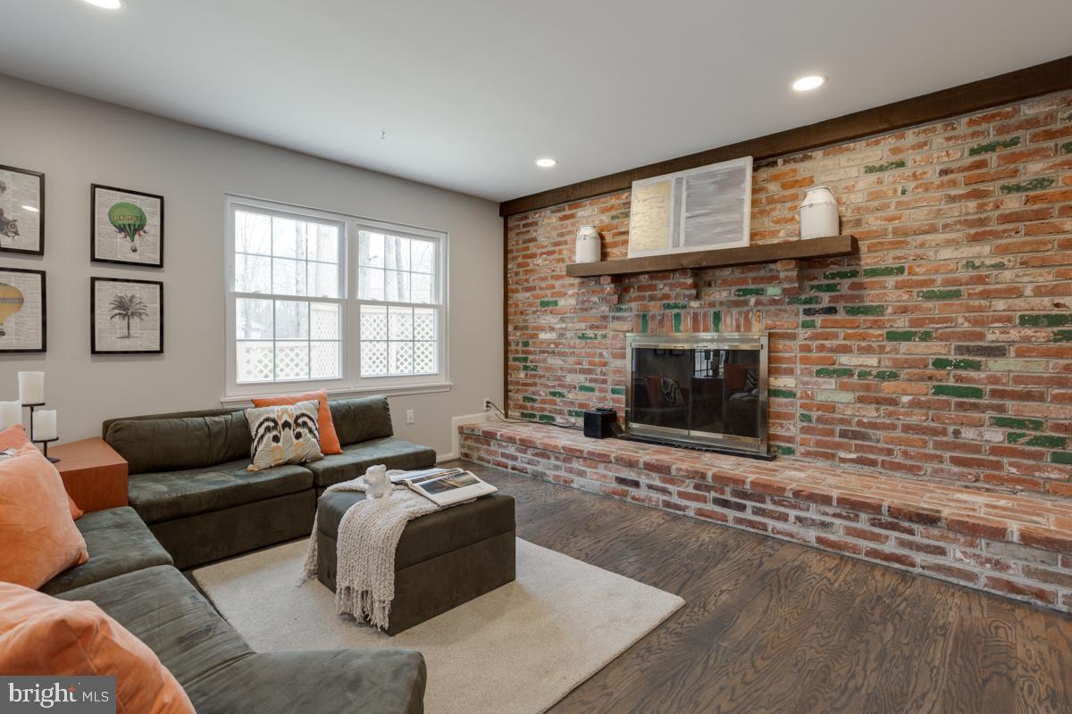 LAKEWOOD HILLS - Residential