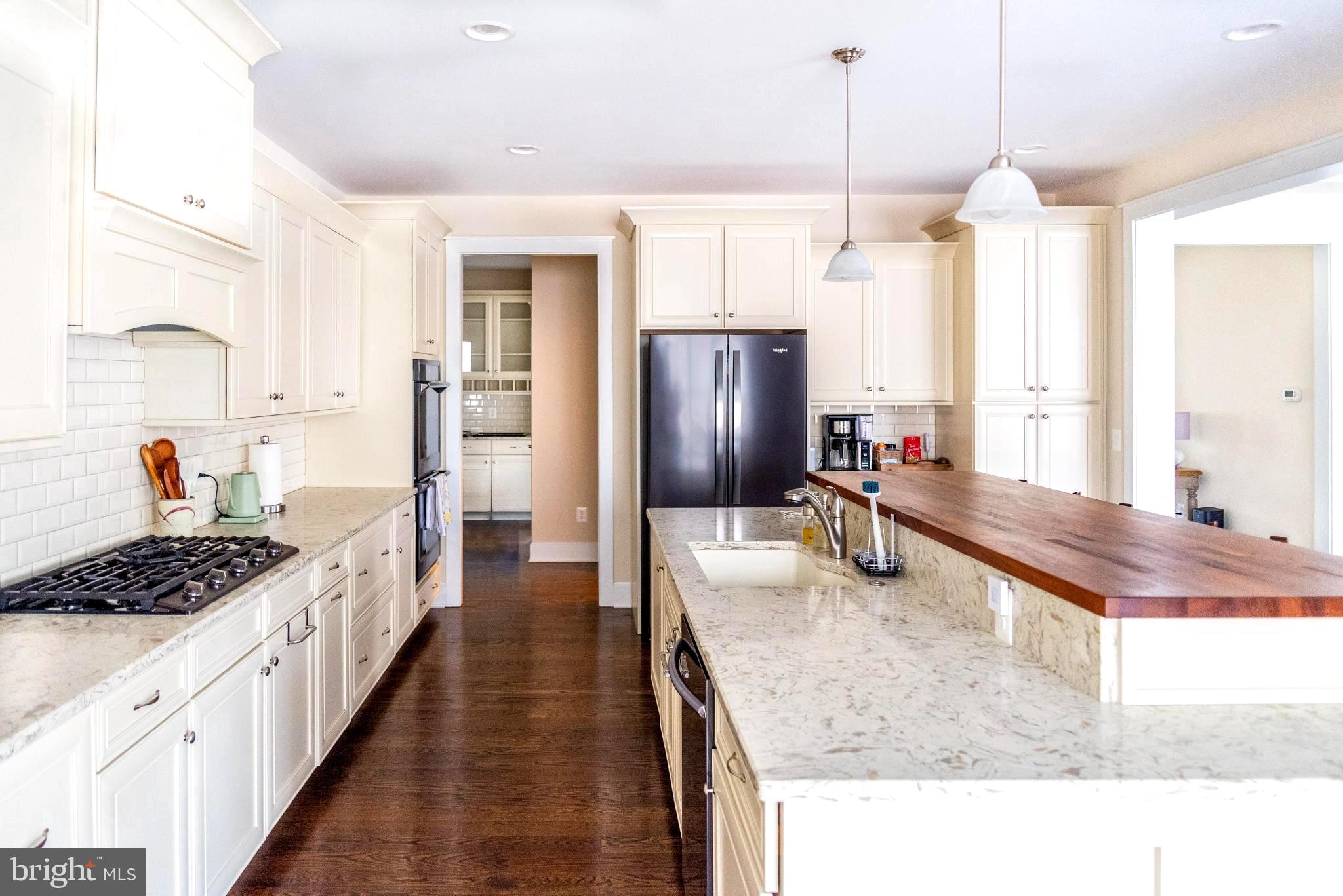 10916 OLIVE VIEW DRIVE
