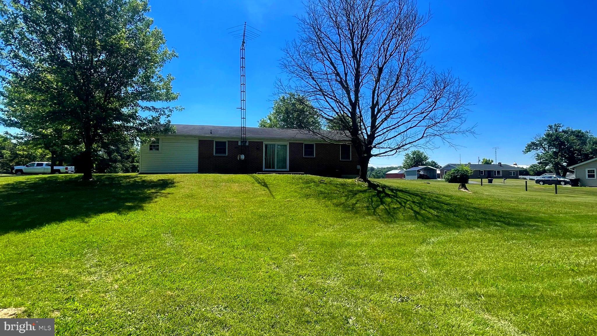 COUNTRY CLUB ESTATES - Residential