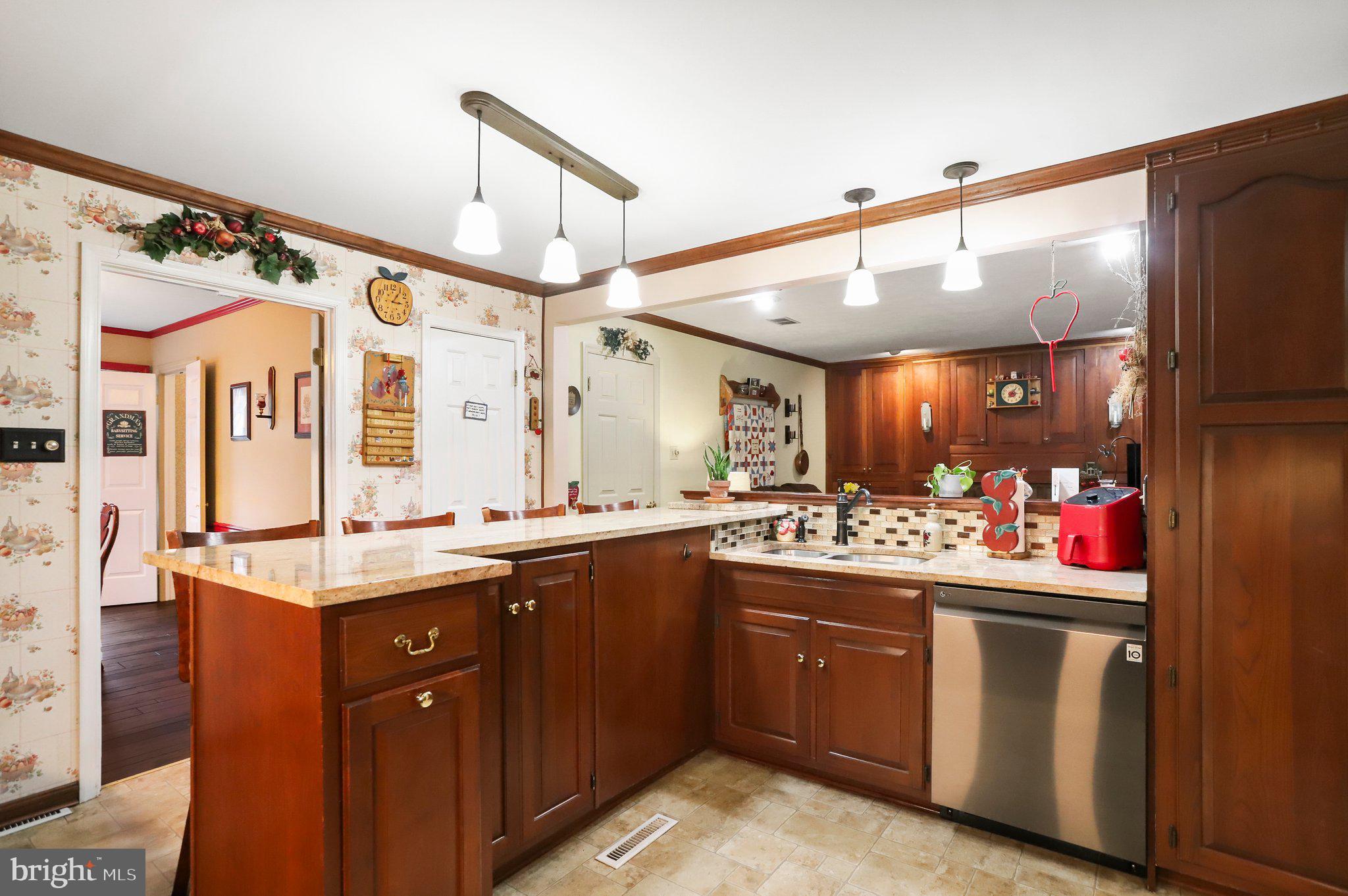 HONEYWOOD ON THE POTOMAC - Residential