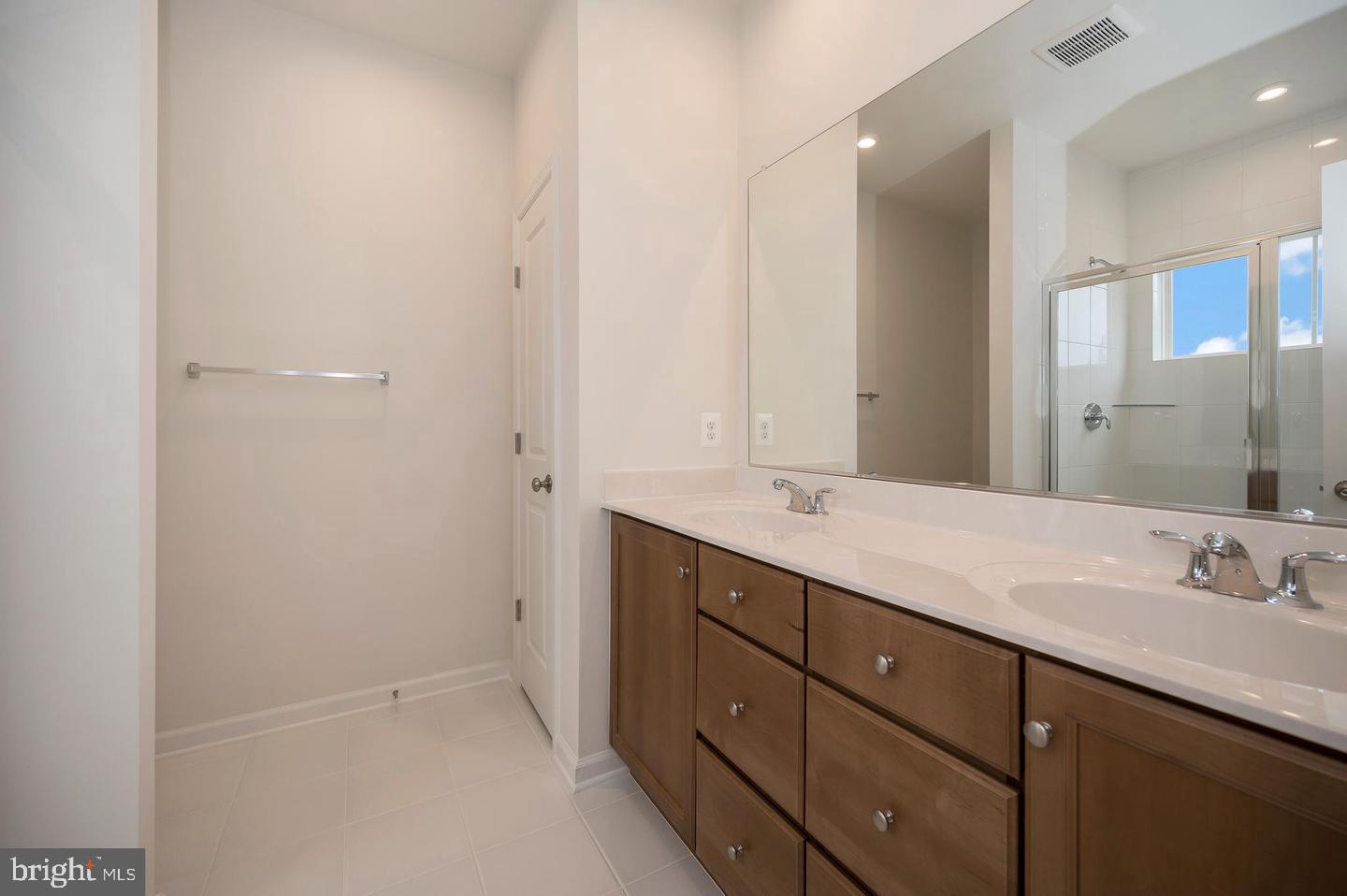 EMBREY MILL - Residential Lease