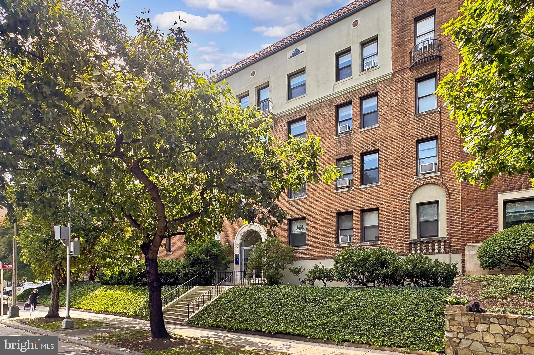 3600 CONNECTICUT AVENUE NW 105