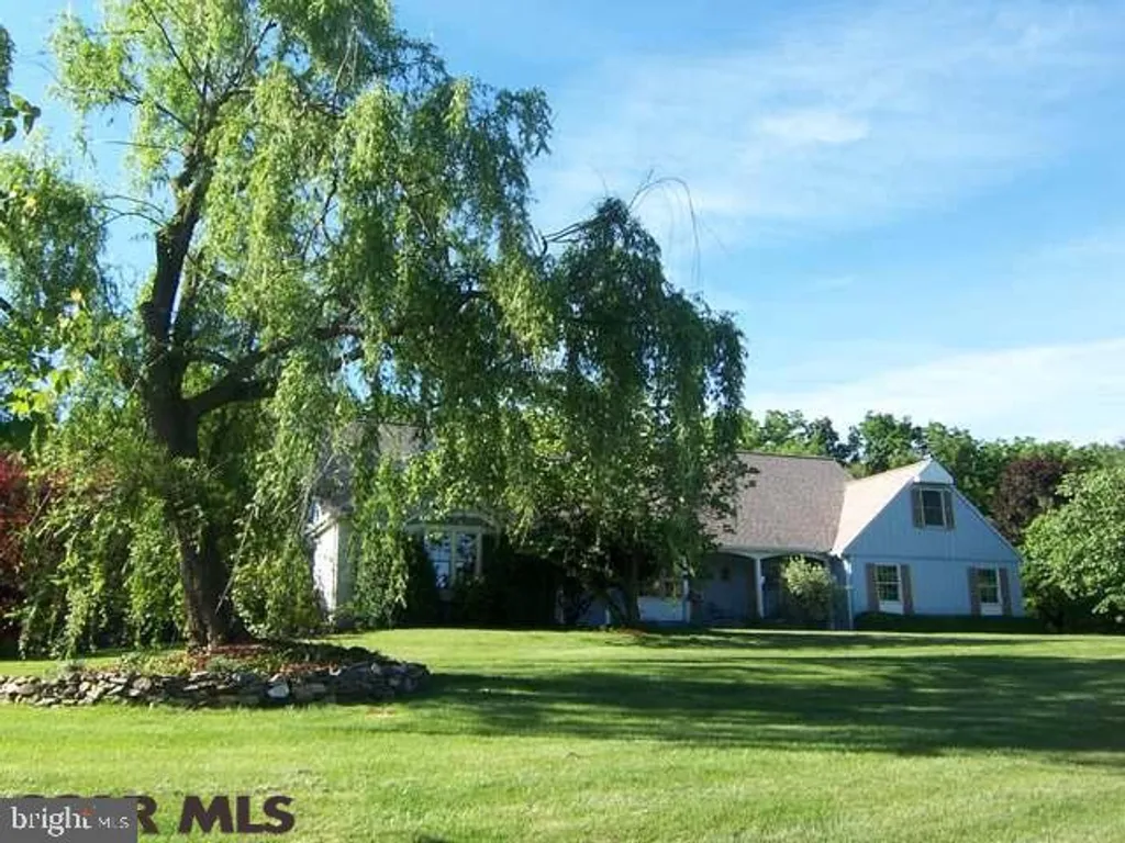 350 W Crestview Avenue, Boalsburg, PA 16827