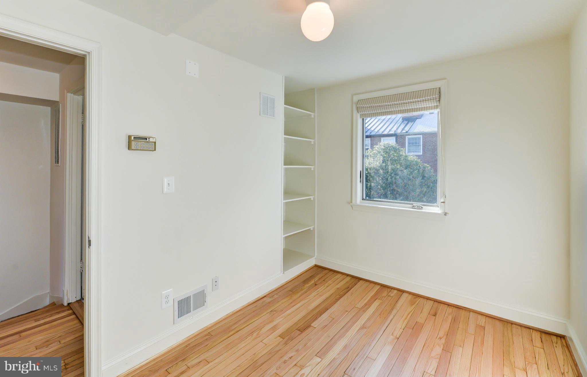 VIRGINIA VILLAGE - Residential