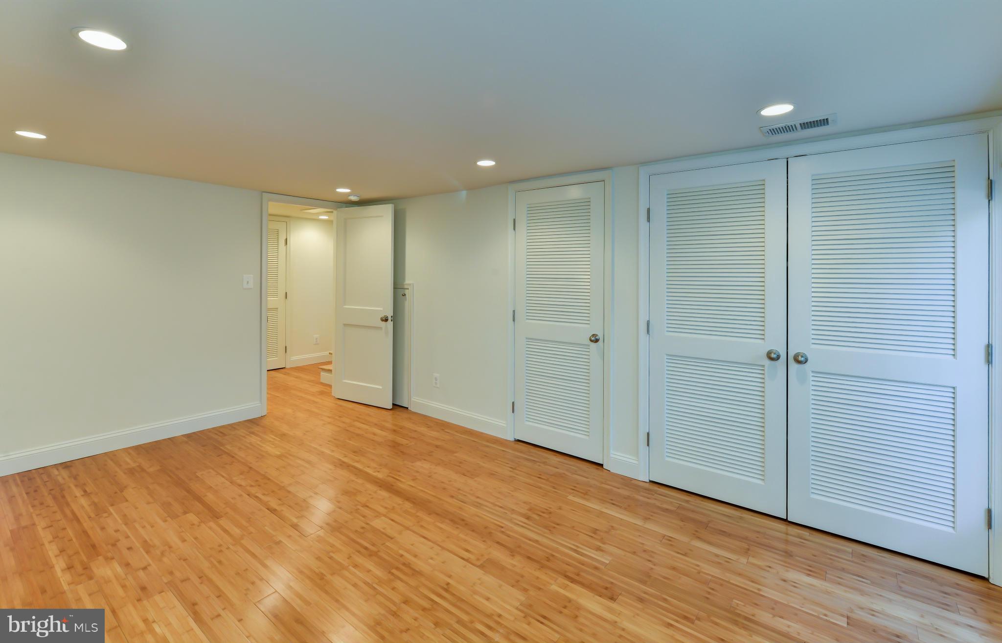 VIRGINIA VILLAGE - Residential