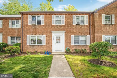 2808 16TH ROAD S APARTMENT B ARLINGTON VA 22204