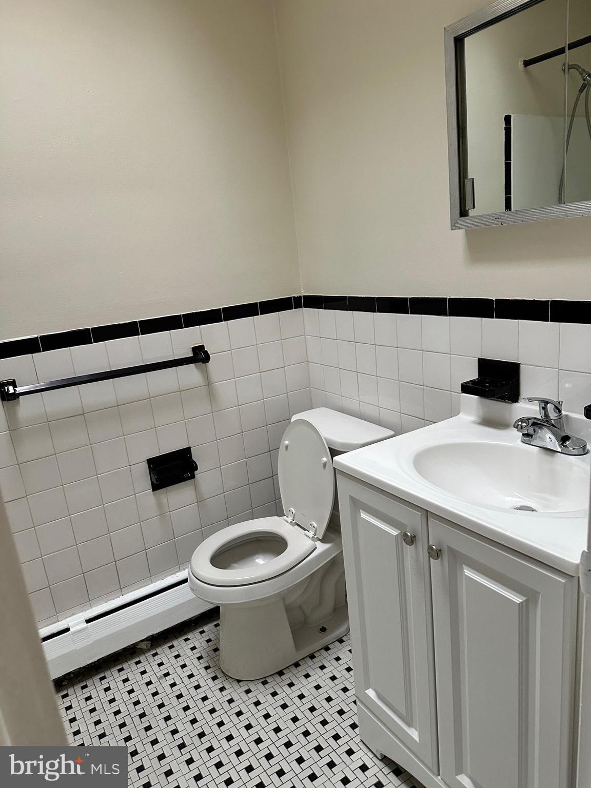 GLENSIDE - Residential Lease