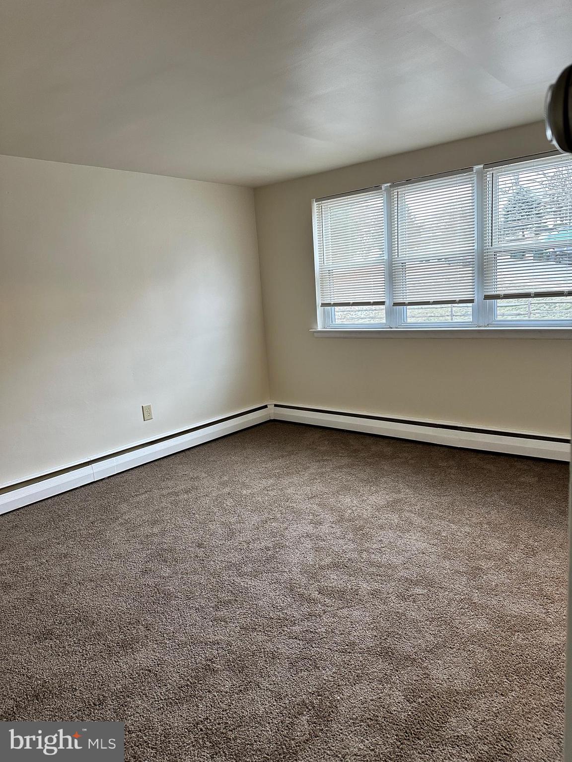 GLENSIDE - Residential Lease