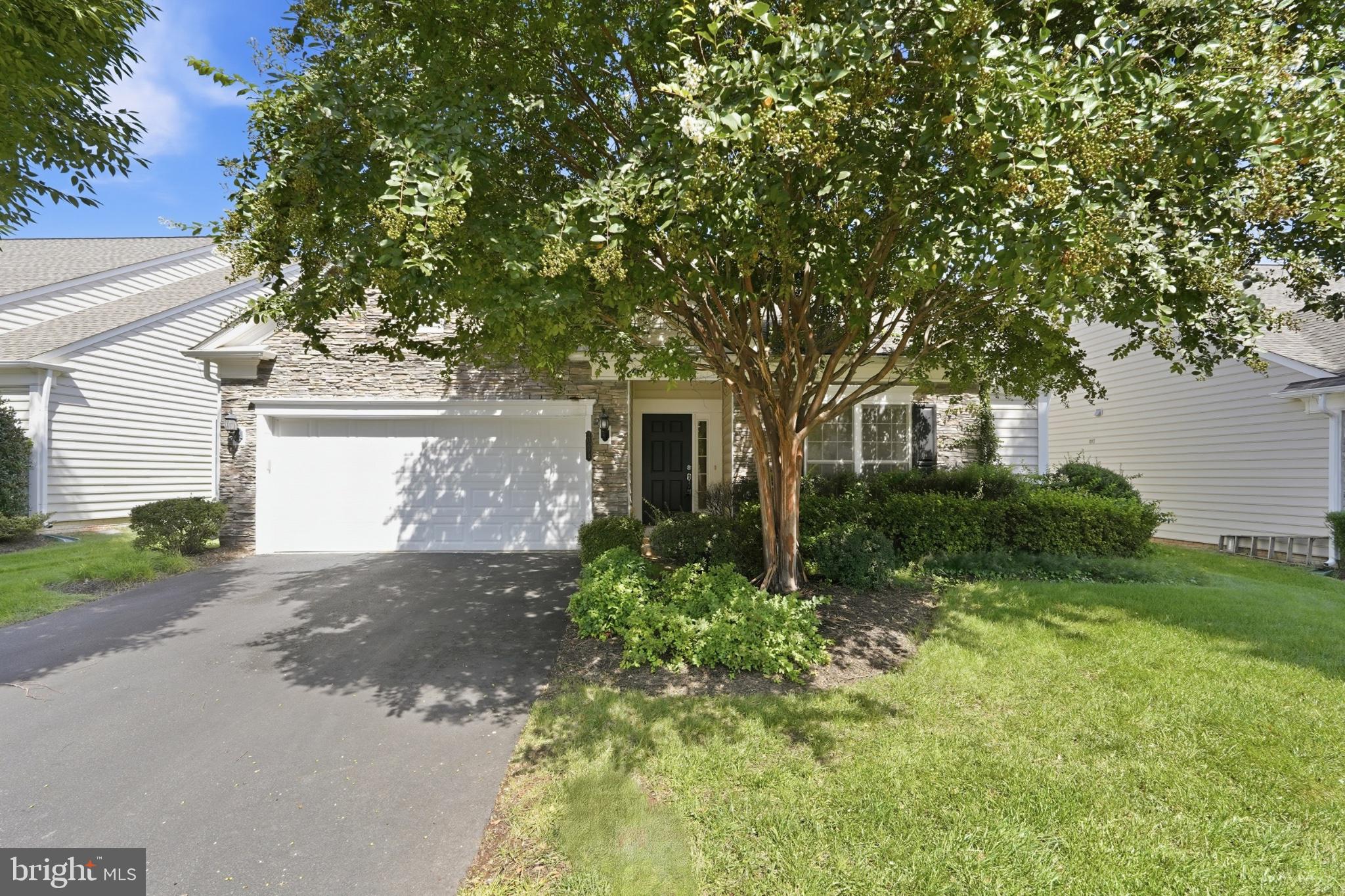 20674 CRESCENT POINTE