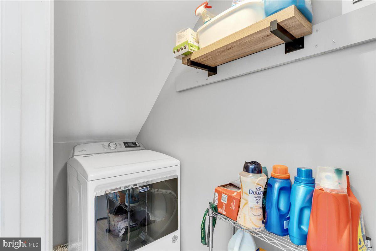 BELMONT LAND BAY - Residential Lease