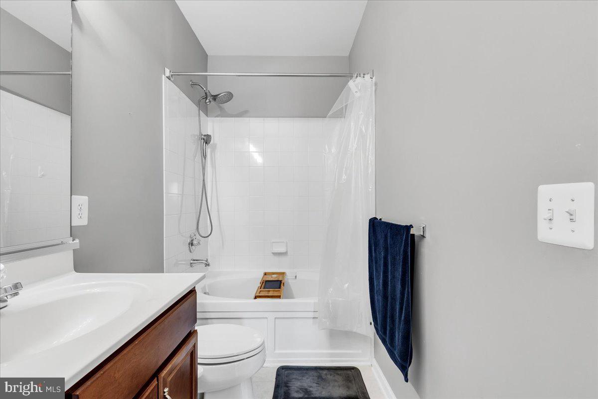 BELMONT LAND BAY - Residential Lease