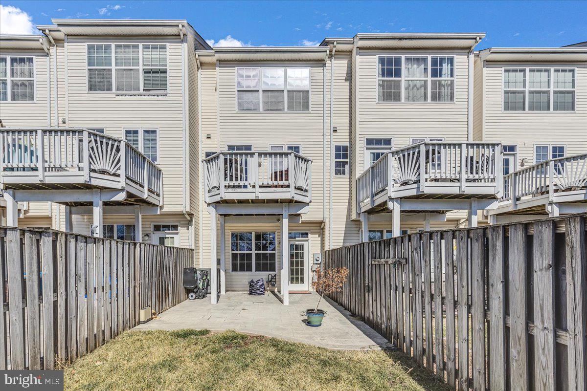 BELMONT LAND BAY - Residential Lease