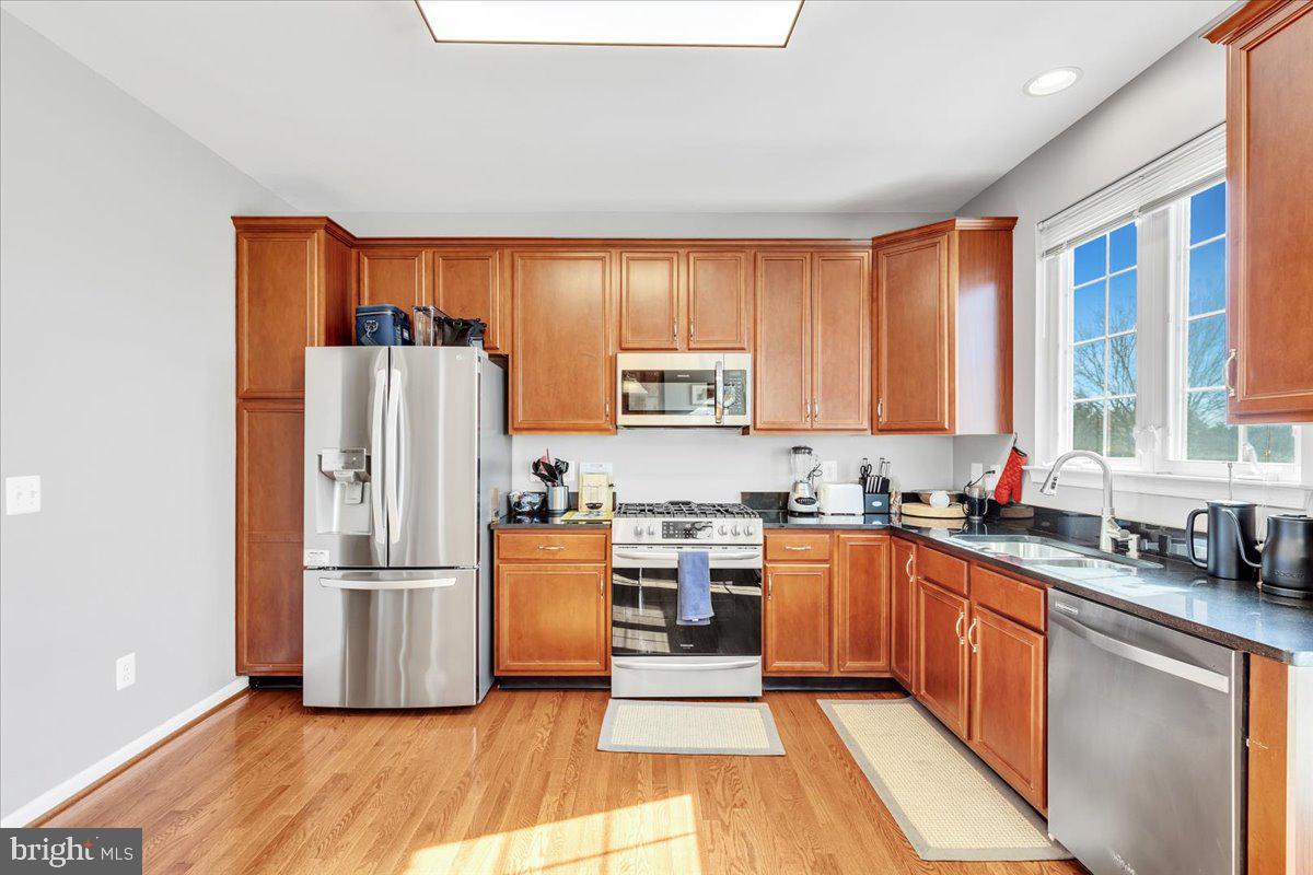 BELMONT LAND BAY - Residential Lease