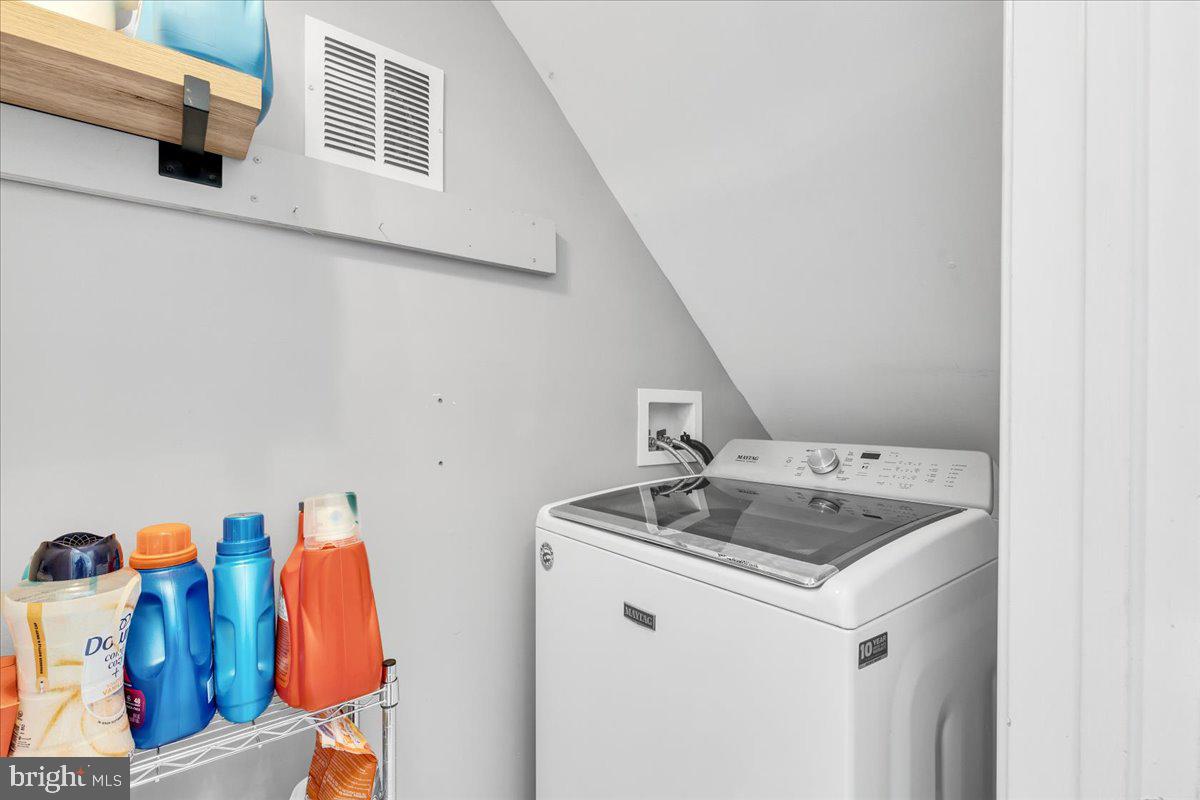 BELMONT LAND BAY - Residential Lease