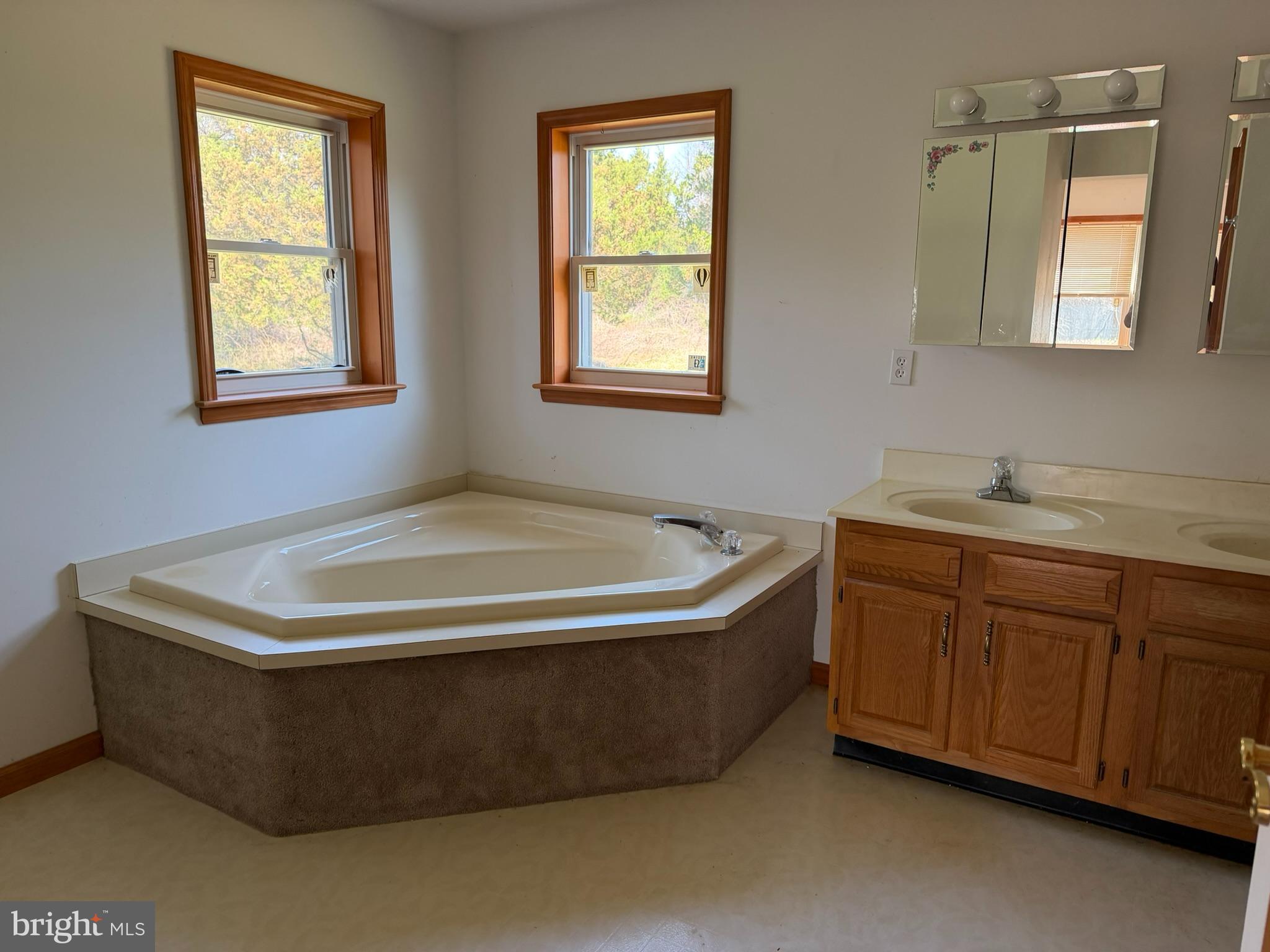 LONESOME DOVE SOUT - Residential