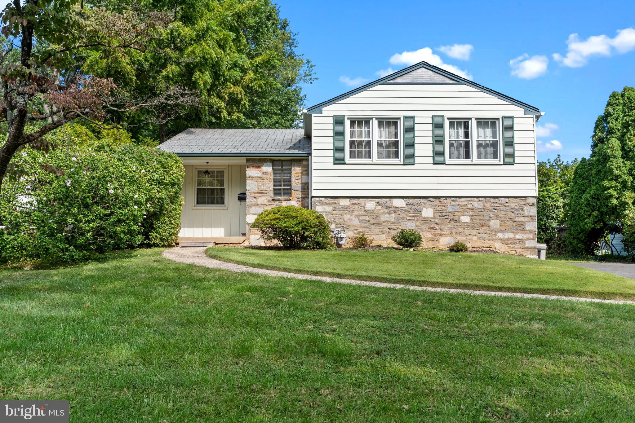 326 WINDING WAY