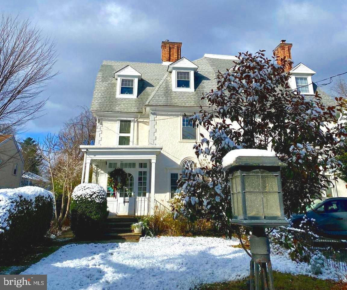 419 W SCHOOL HOUSE LANE