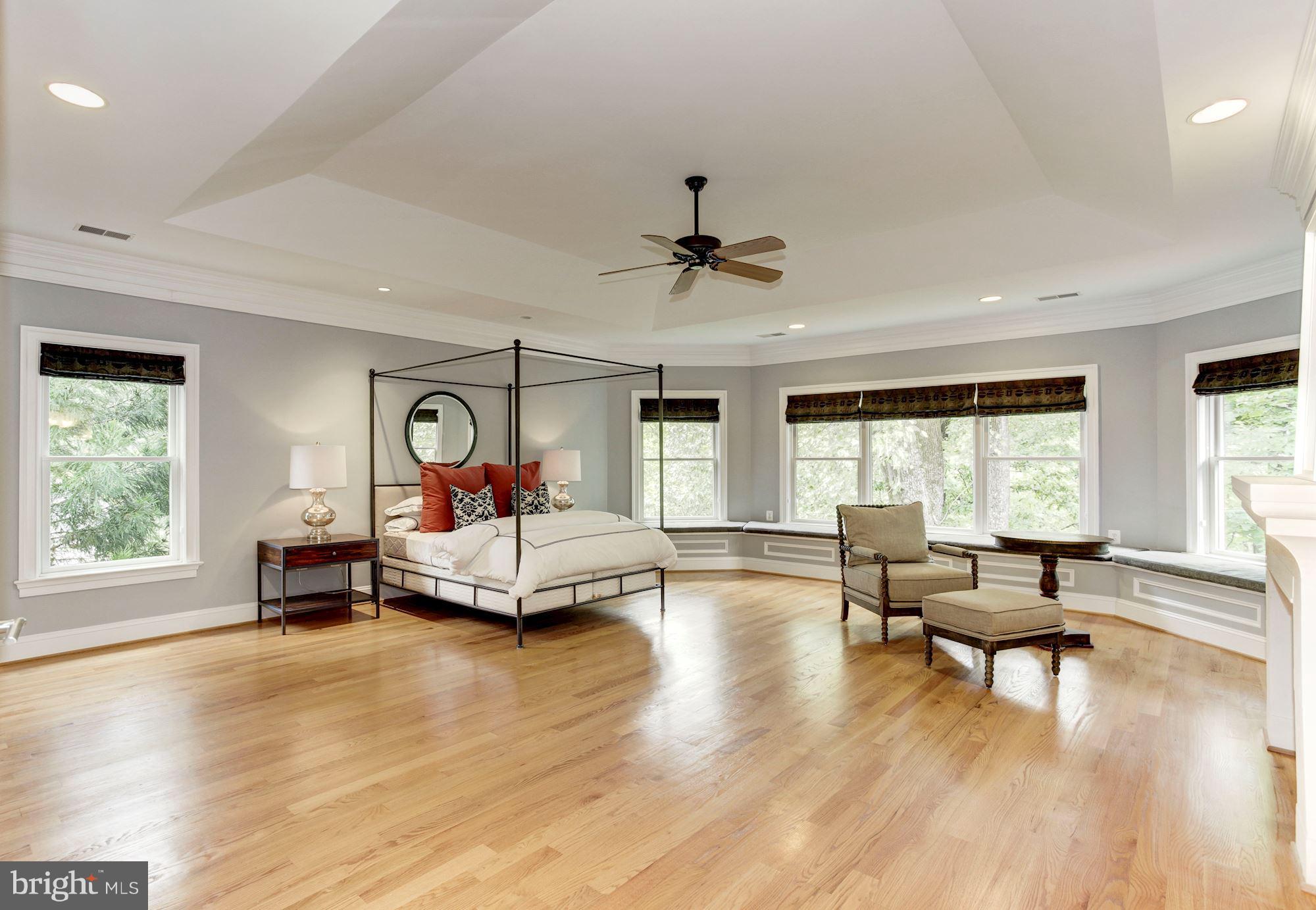 SALONA VILLAGE - Residential