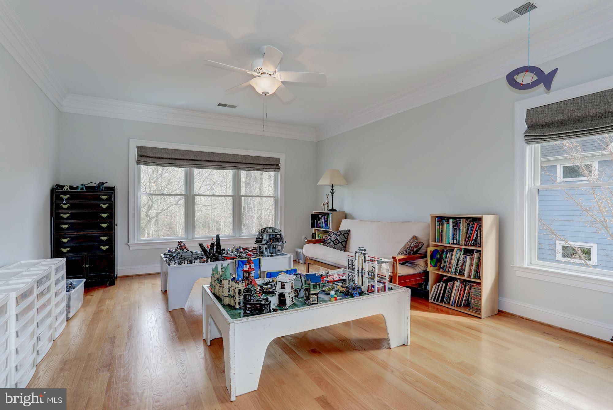 SALONA VILLAGE - Residential