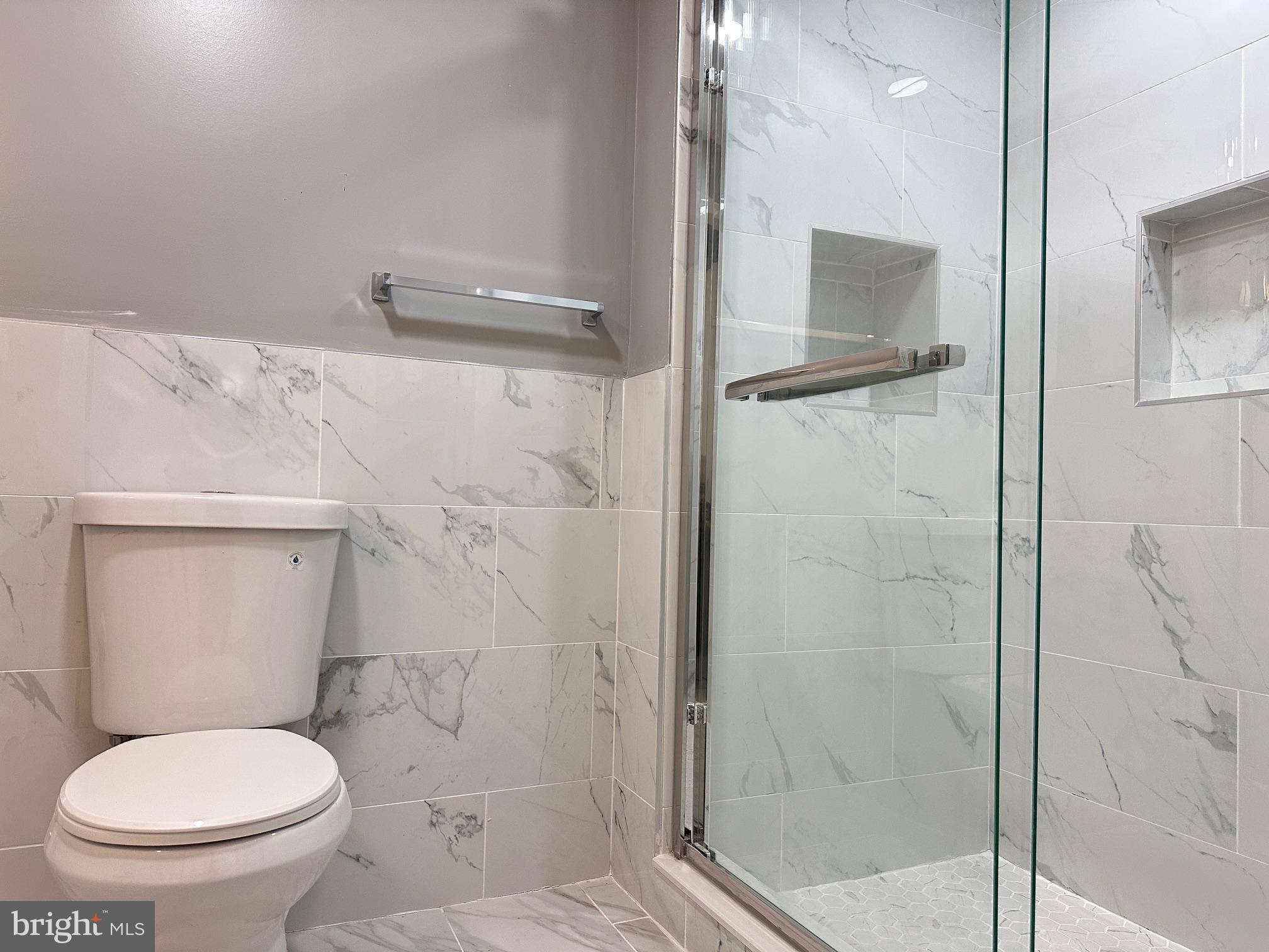 KENSINGTON - Commercial Sale