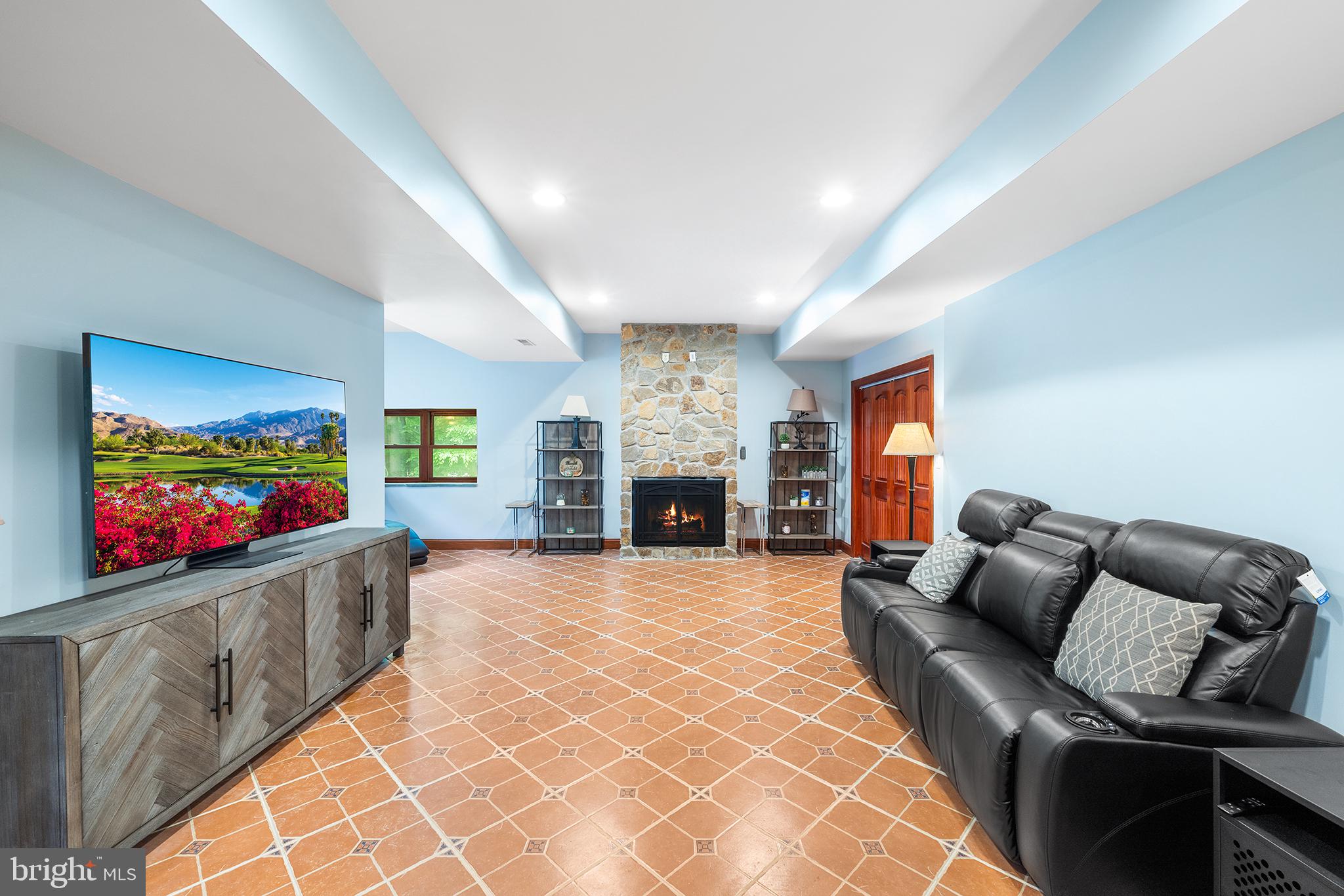 MITCHELL FARM - Residential