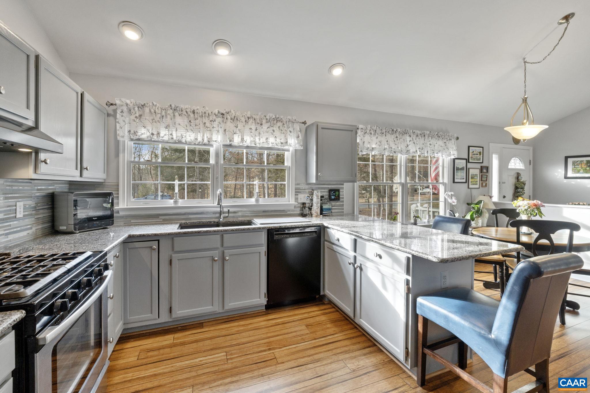 LAKE MONTICELLO - Residential