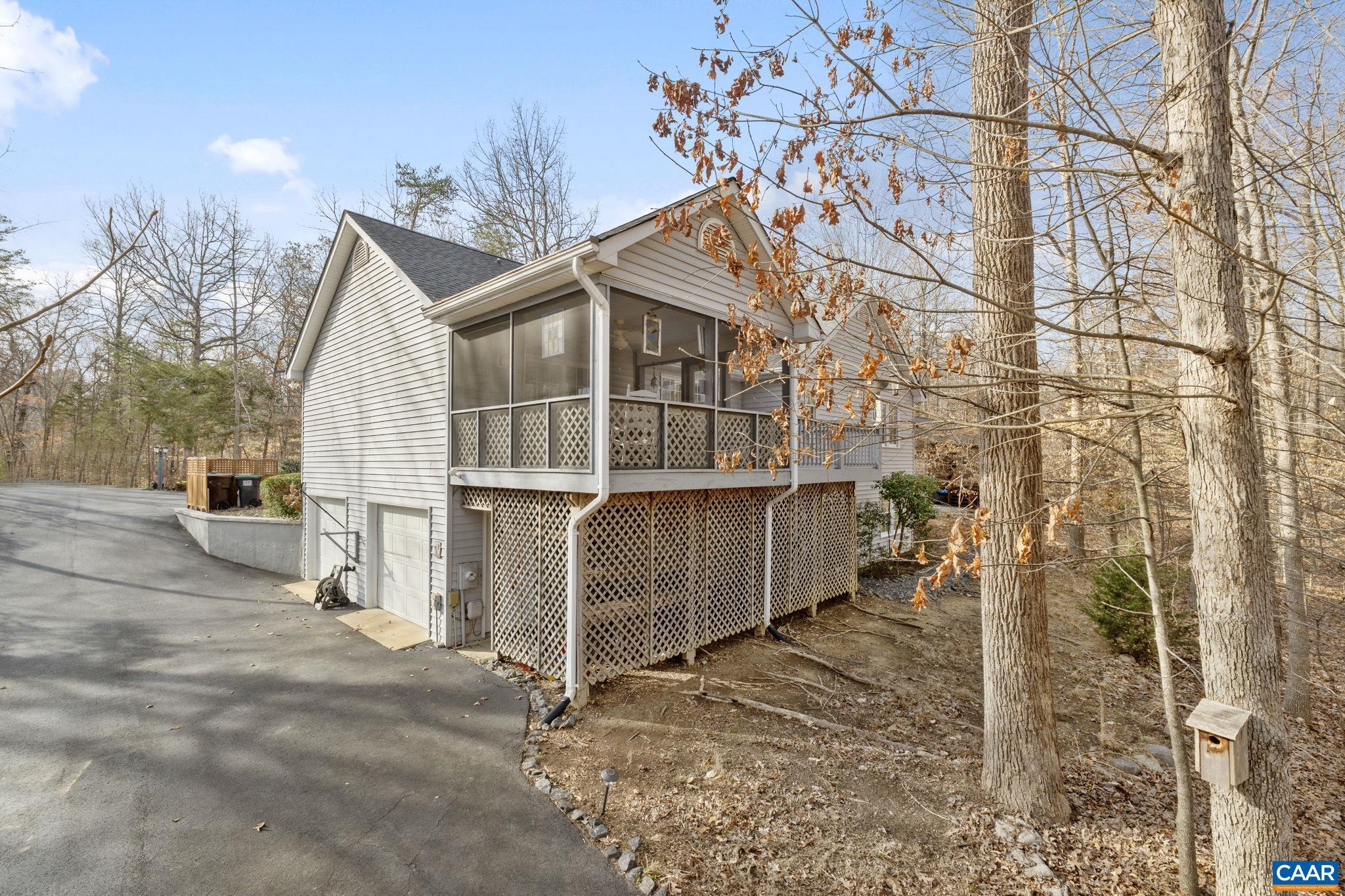 LAKE MONTICELLO - Residential