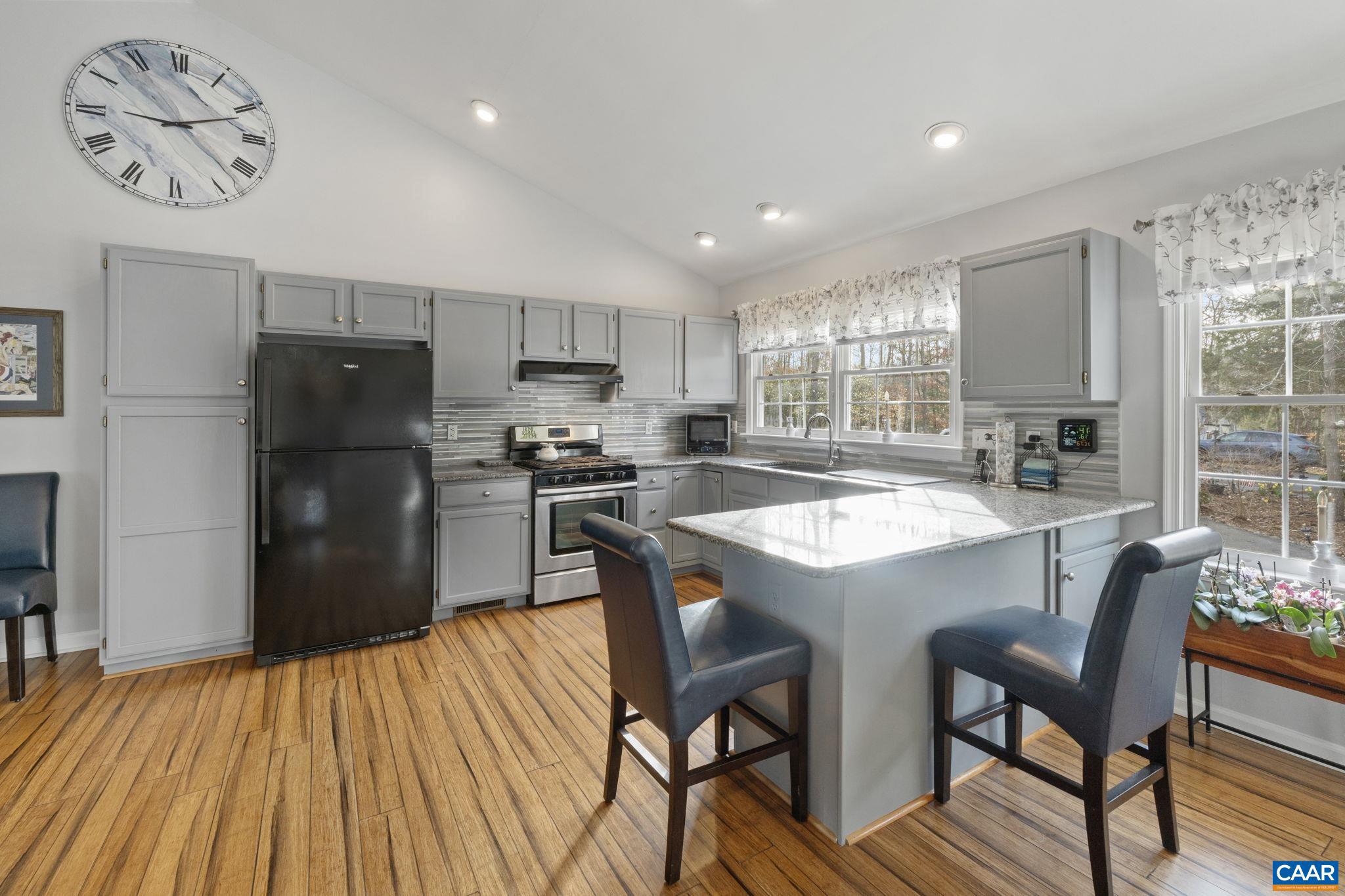 LAKE MONTICELLO - Residential