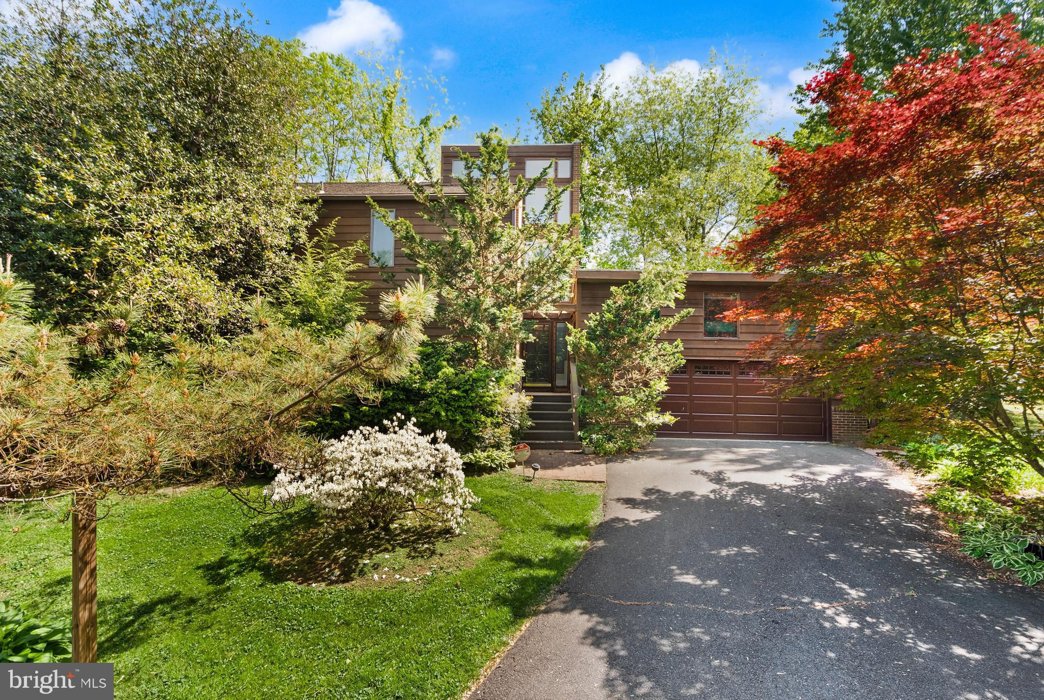 1528 PATHFINDER LANE