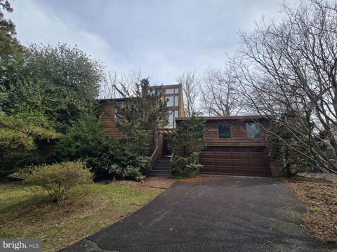 1528 PATHFINDER LANE MCLEAN VA 22101