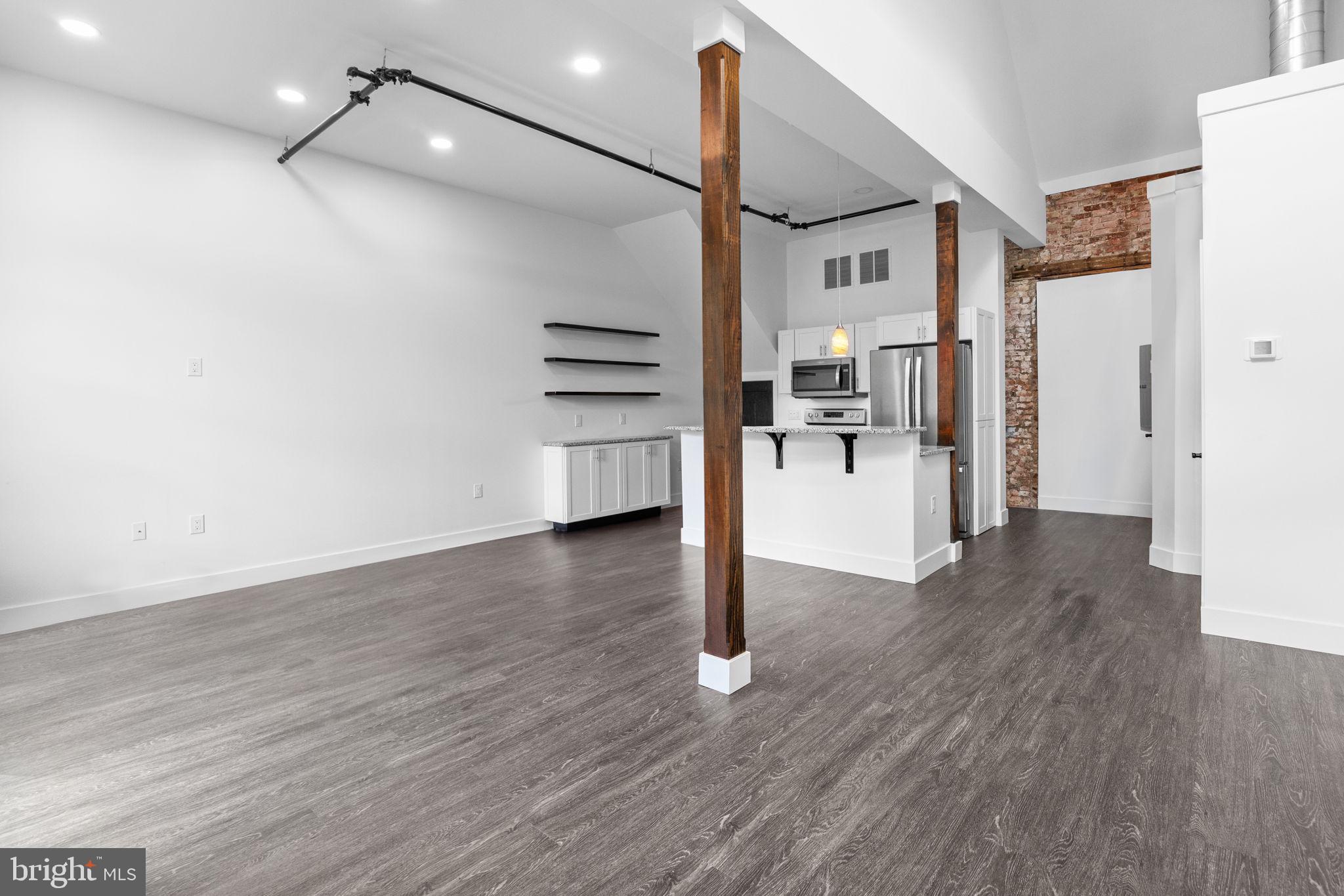 819 BLOOMING GLEN ROAD 2