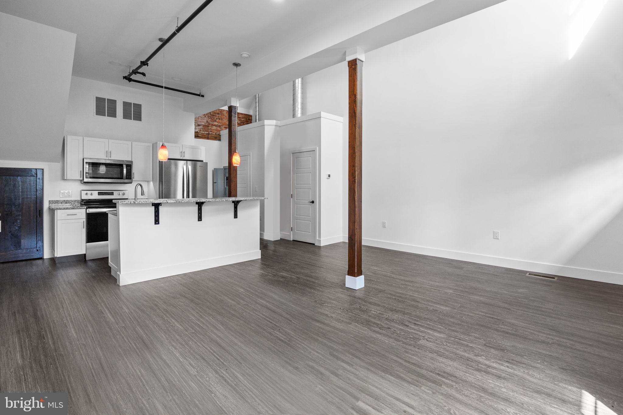 819 BLOOMING GLEN ROAD 2