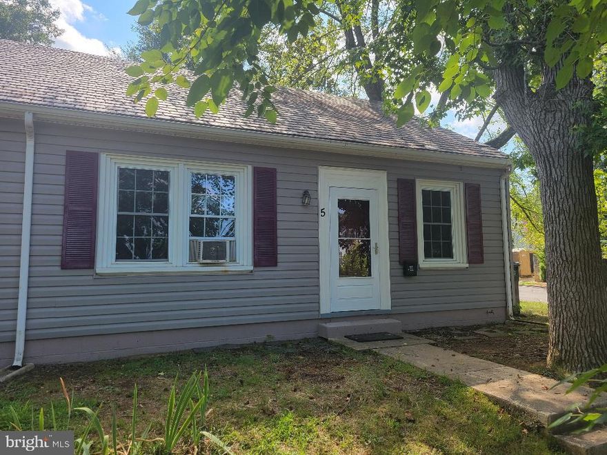 Charming Downtown Fredericksburg Apartment for Rent!

Discover this beautifully updated 2-bedroom, 1-bathroom end unit apartment, ideally situated in the heart of downtown Fredericksburg. Enjoy the convenience of one-level living with hardwood floors!

The kitchen has been thoughtfully updated with new floors, a new stove, and a new refrigerator, making it a delightful space. For added convenience, a washer and dryer are included in the unit.

This apartment comes with  several perks included in the rent: water, sewer, gas, trash, and lawn maintenance, ensuring a hassle-free living experience.

Don't miss out on this fantastic opportunity to live in a prime location with all the essentials covered.

NO pets.  PLEASE REVIEW RENTAL GUIDELINES AND MAKE SURE YOU MEET ALL OF THE QUALIFICATIONS BEFORE REQUESTING A SHOWING.